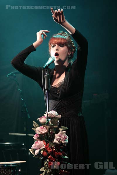 FLORENCE AND THE MACHINE - 2009-11-07 - PARIS - La Cigale - 